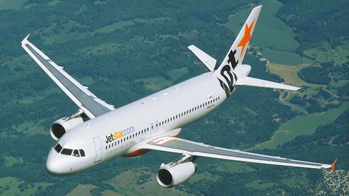 Jetstar Airbus A320 in flight, the aircraft type operating the first passenger service from Western Sydney International